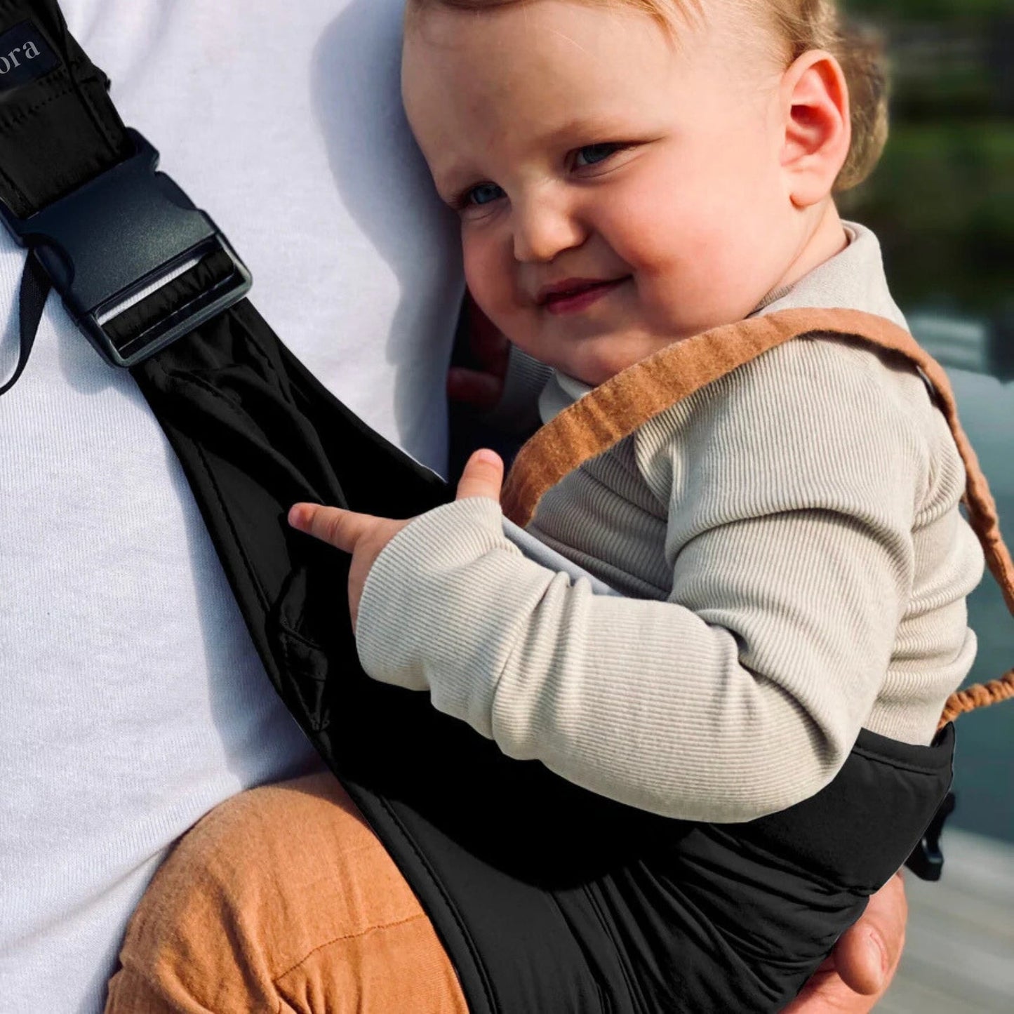 Nuora Toddler Carrier